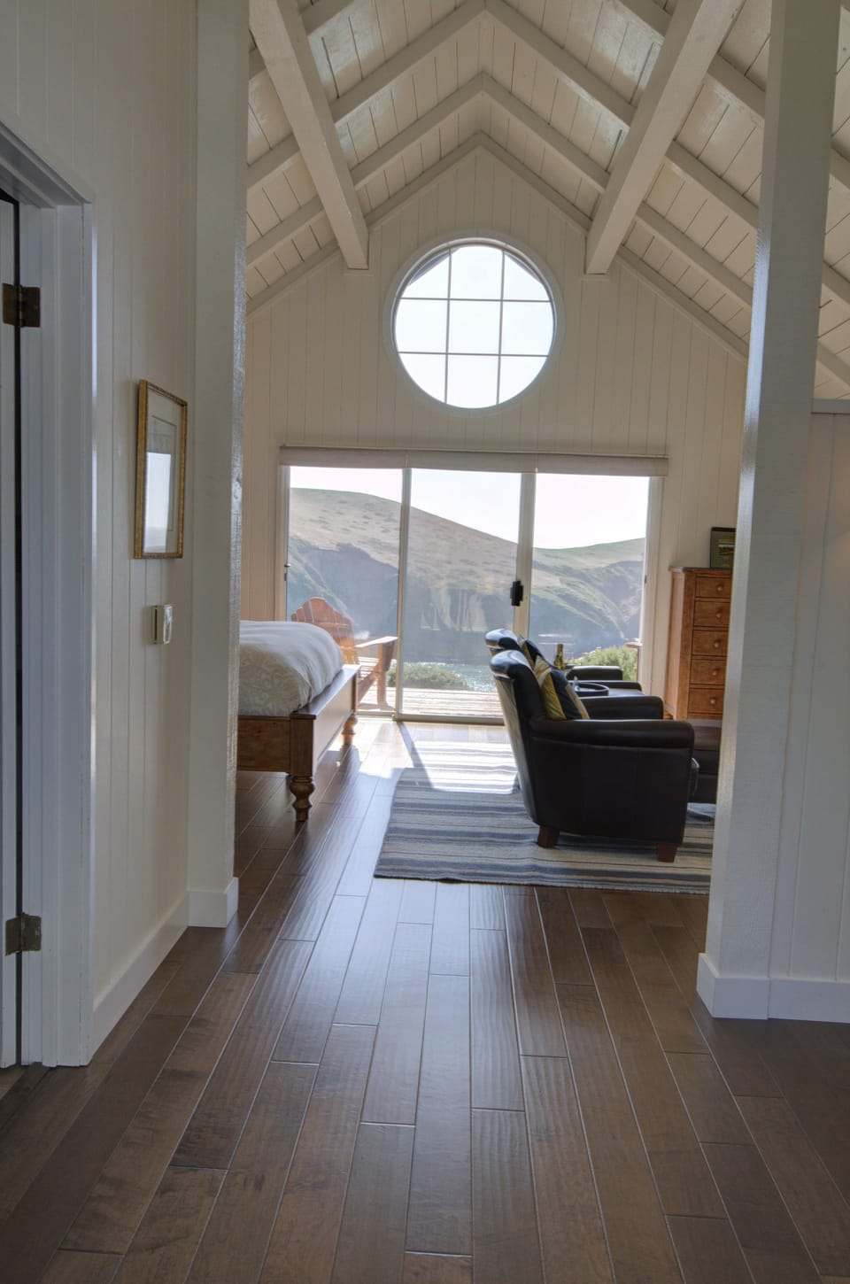 Premium bedding, iron/ironing board, bed sheets