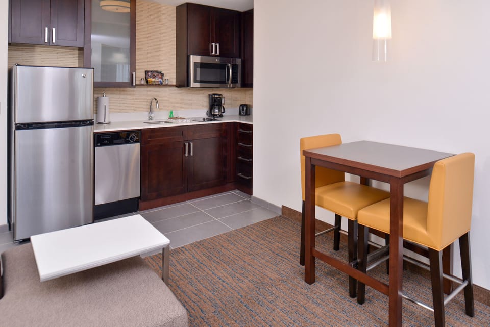 Studio, 1 King Bed with Sofa bed | Private kitchen | Fridge, microwave, oven, stovetop