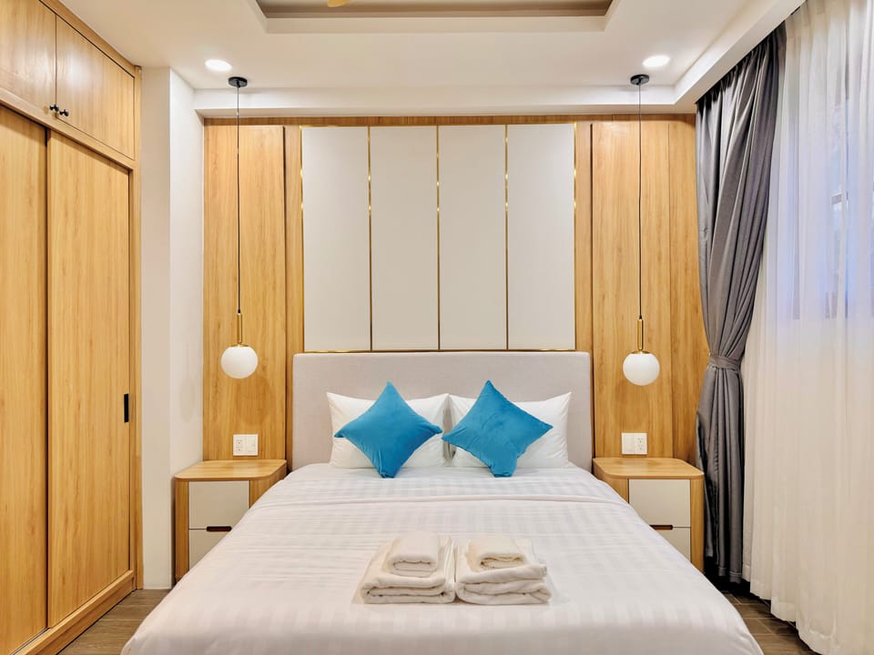 Deluxe Double Room | Premium bedding, pillowtop beds, free minibar items