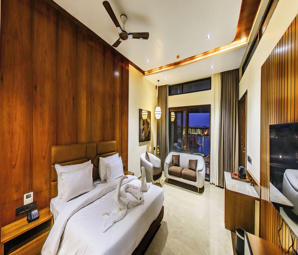 Deluxe Villas with Lake View | Living area | Fireplace