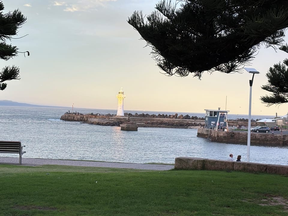 5 minute walk to Boat Harbour for swimming, paddle boarding or great coffee!