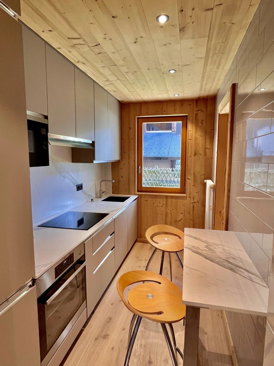 Apartment, 1 Bedroom, Balcony, Mountain View | Private kitchen | Highchair