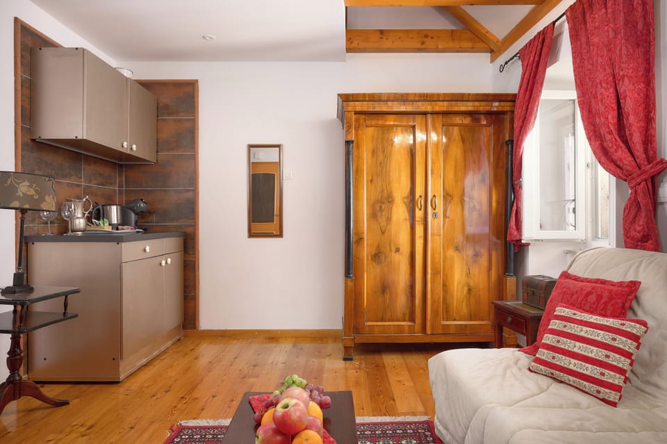Deluxe Double Room | Minibar, in-room safe, iron/ironing board, free WiFi