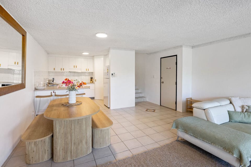 Open plan lounge, dining and kitchen