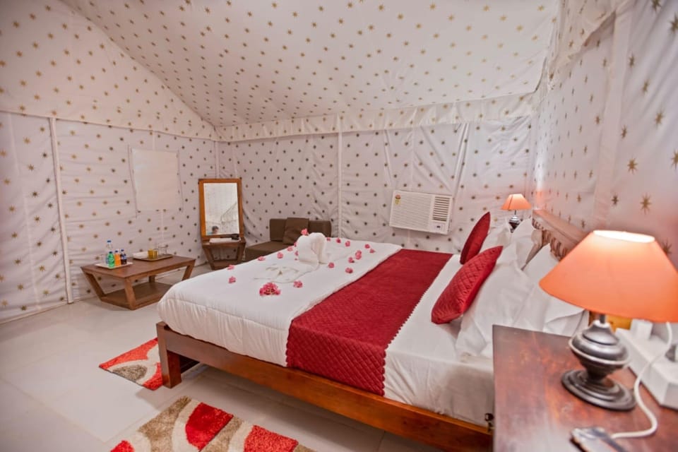 Minibar, desk, soundproofing, free WiFi