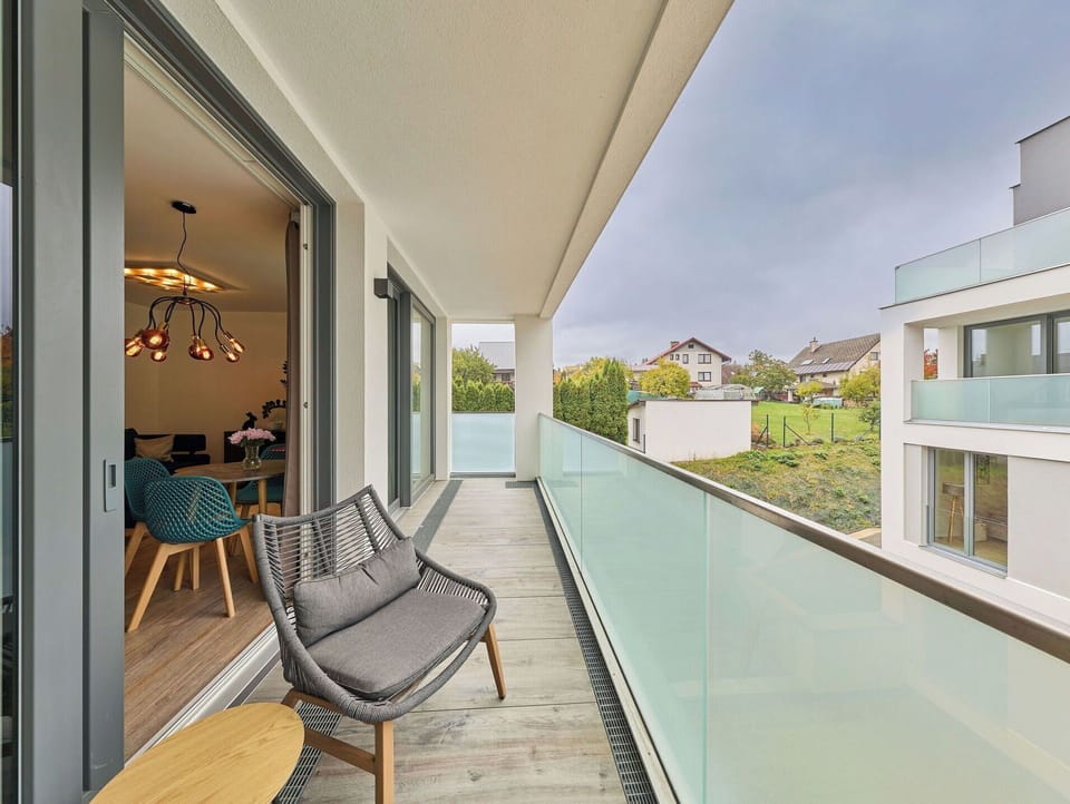 Apartment, Home, Balcony, Condominium, Penthouse Apartment, Villa, Daylighting