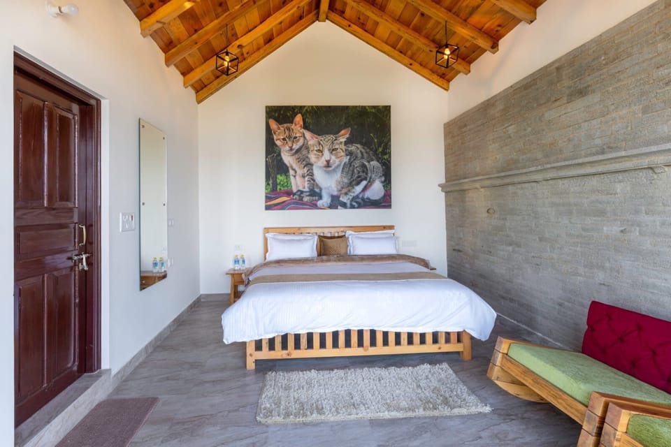 Parijat Suite Himalayan View with Balcony | Desk, laptop workspace