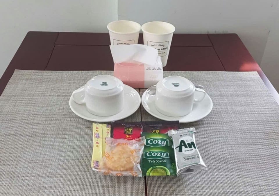 Deluxe Apartment, City View | In-room dining