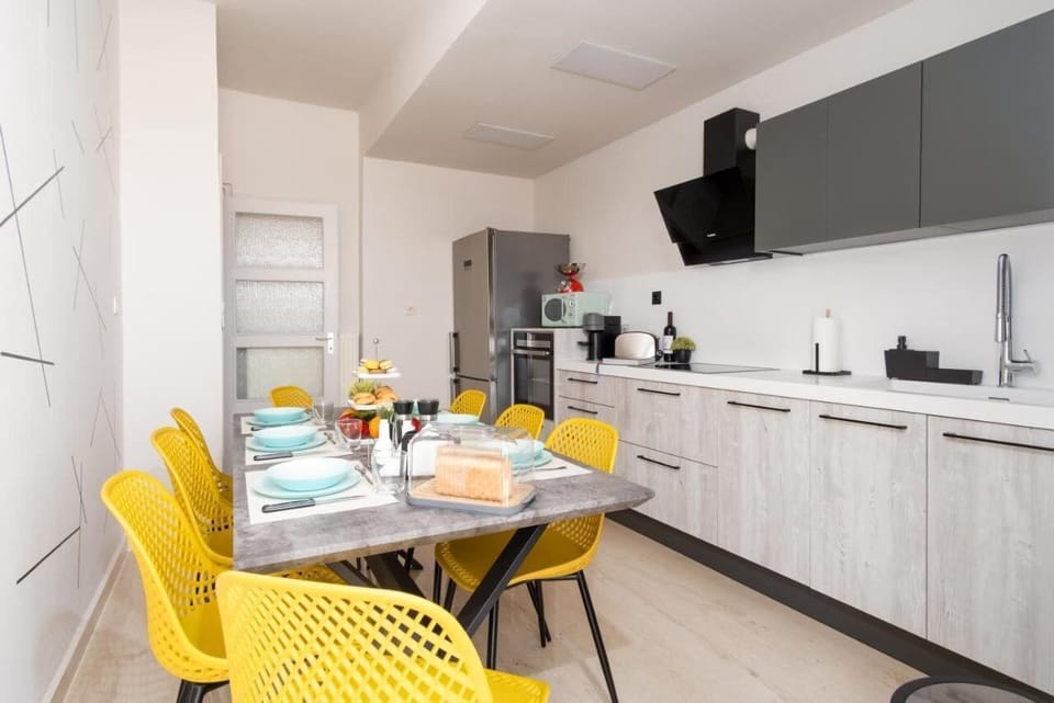 Family Apartment, Balcony, City View | Private kitchen | Espresso maker, electric kettle, toaster