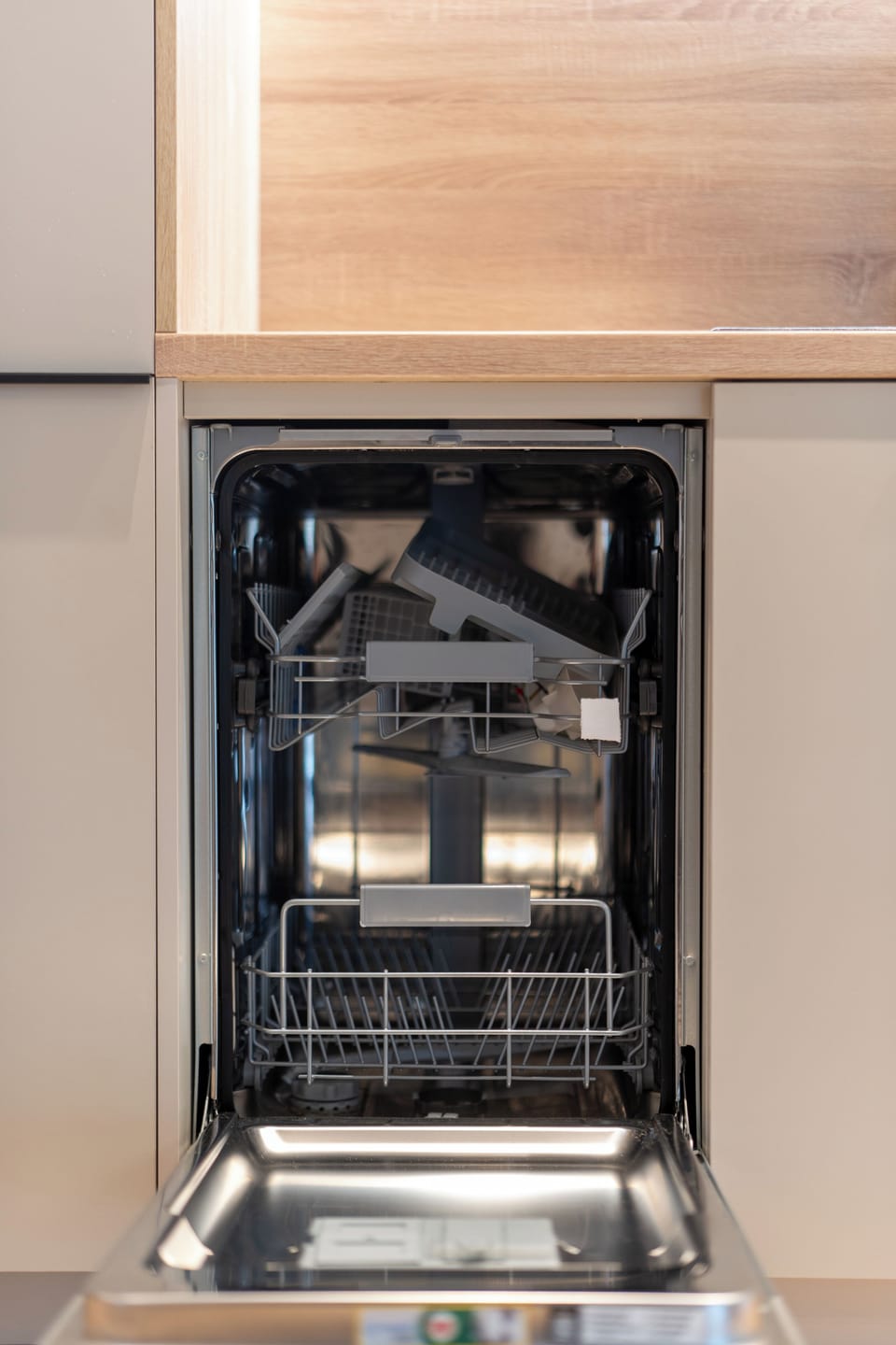 Deluxe Apartment, 4 Bedrooms, City View | Private kitchen | Fridge, microwave, oven, stovetop