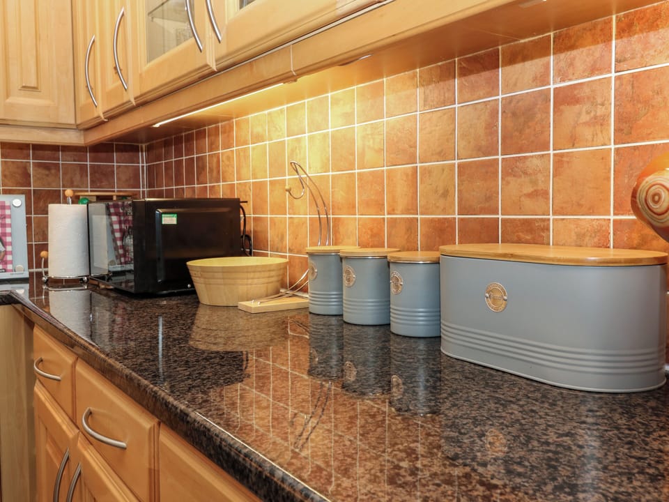 Dishwasher, cookware/dishes/utensils