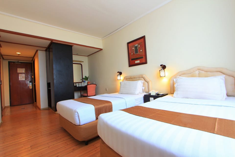 Standard Twin Room, 2 Twin Beds | Premium bedding, desk, blackout drapes, iron/ironing board