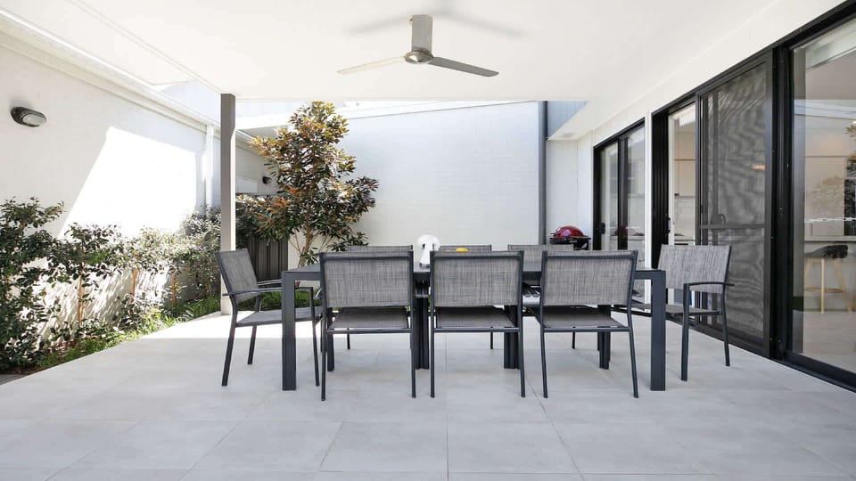 Outdoor Dining - 8 Seater