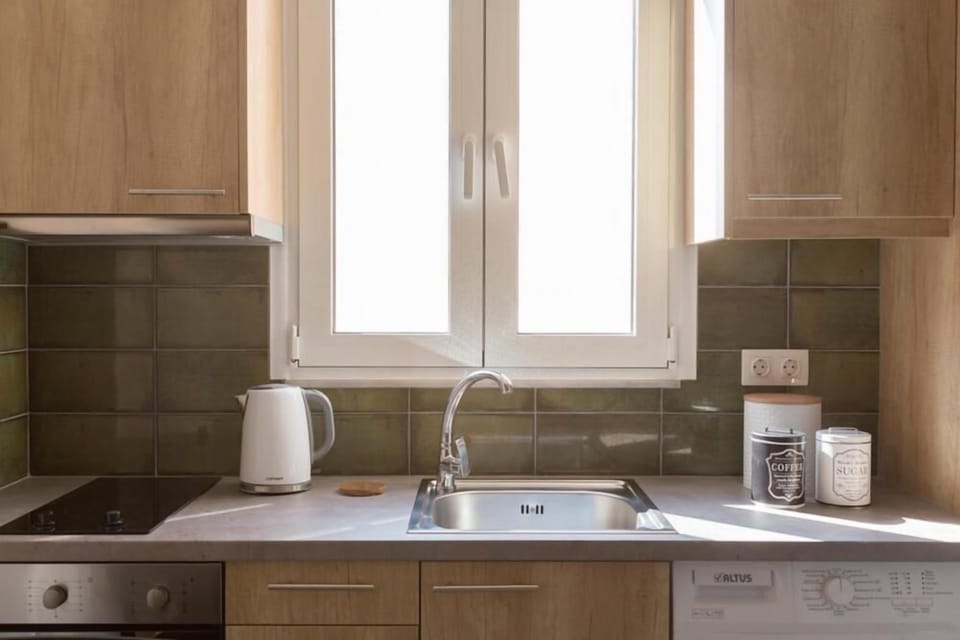 Comfort Apartment, Balcony, Beach View | Private kitchen | Electric kettle