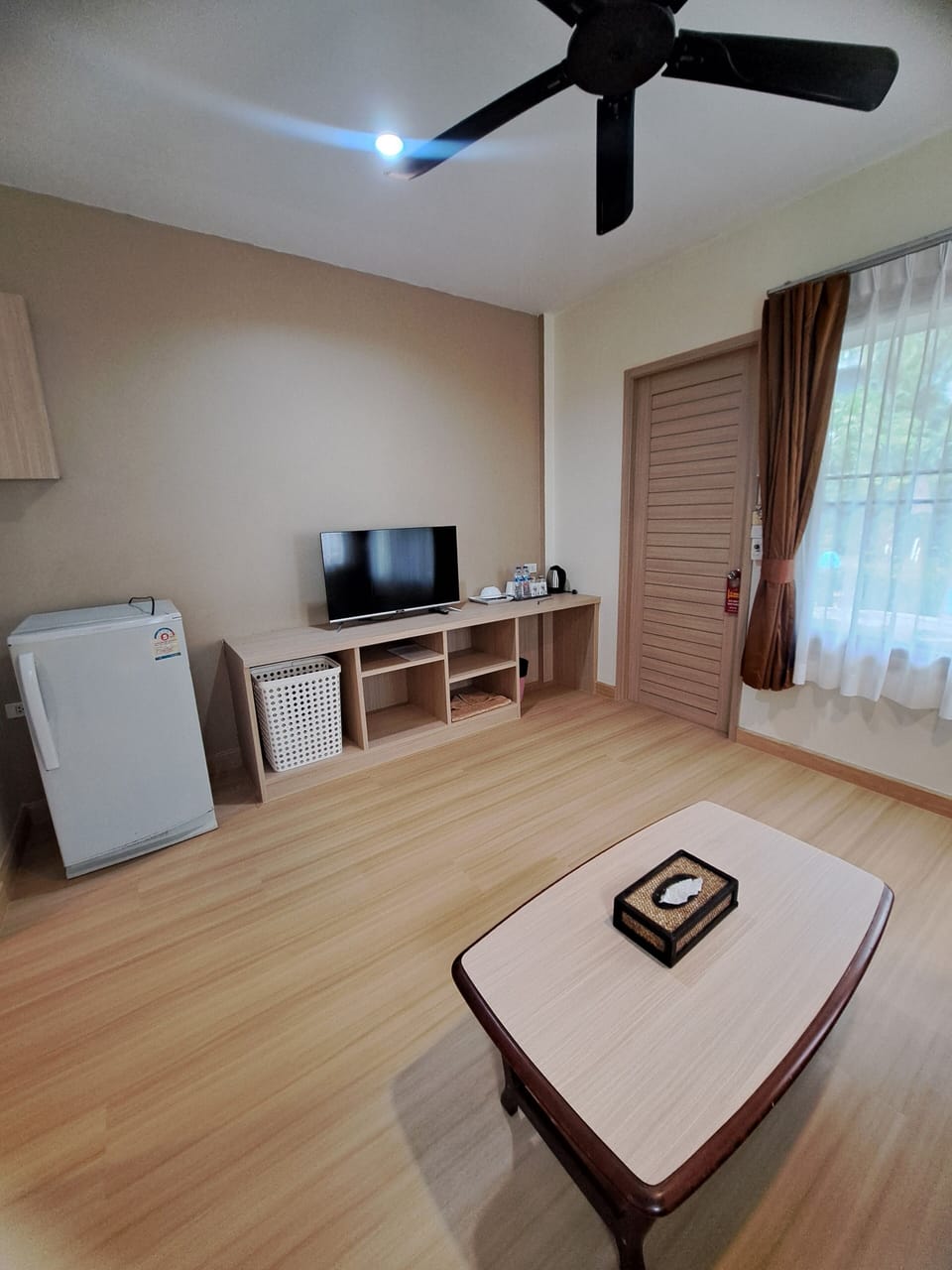 32-inch LCD TV with cable channels, TV, DVD player