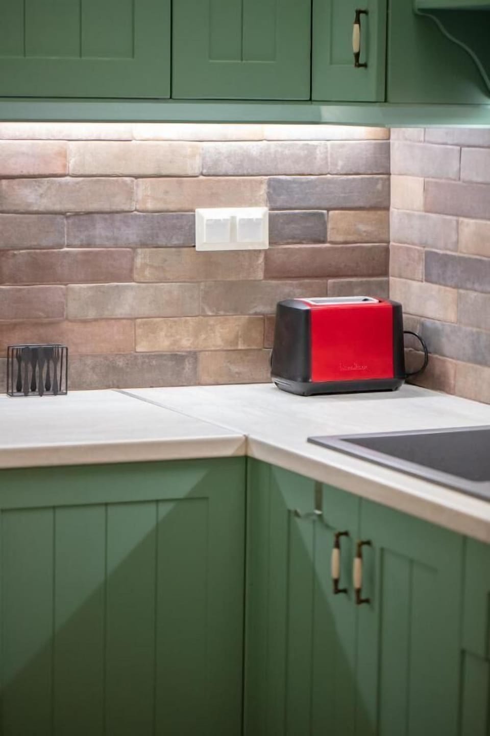 Family House, City View | Private kitchen | Electric kettle, toaster