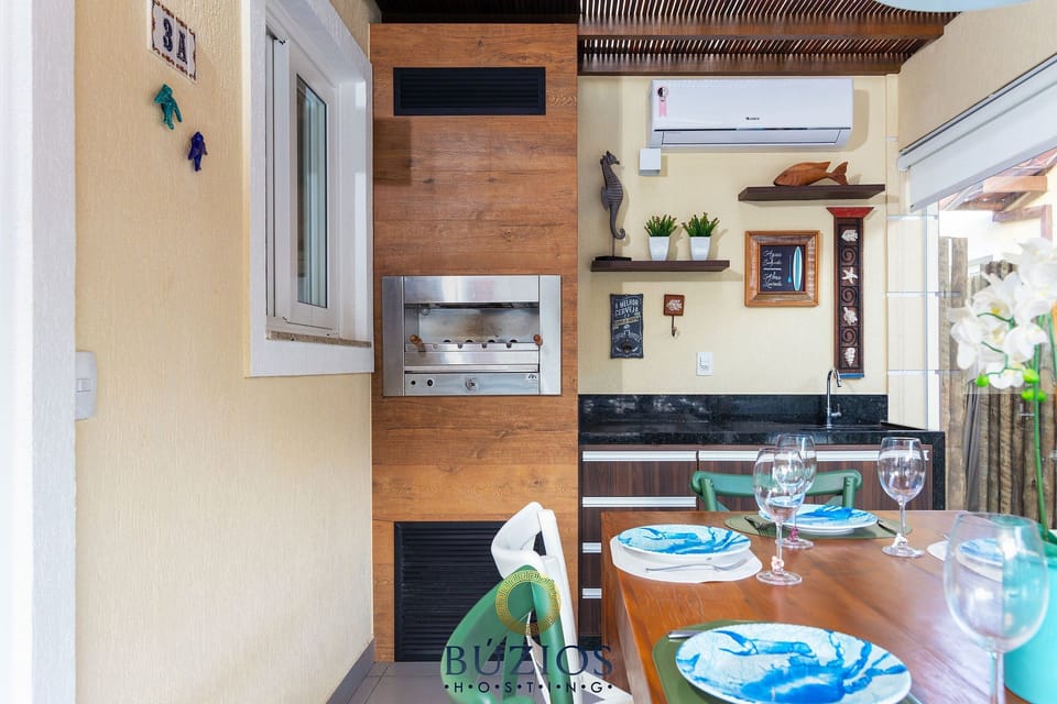 Deluxe House, 3 Bedrooms, Air conditioning, Poolside | Dining