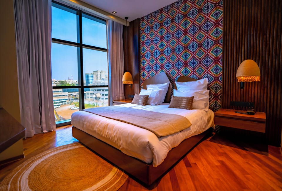 Suite (Allure) | In-room safe, desk, laptop workspace, iron/ironing board