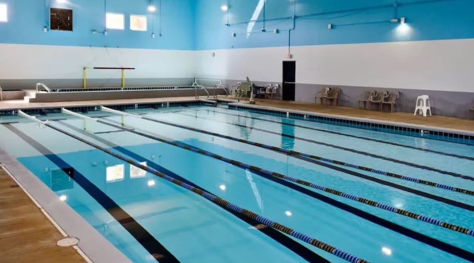 indoor pool

