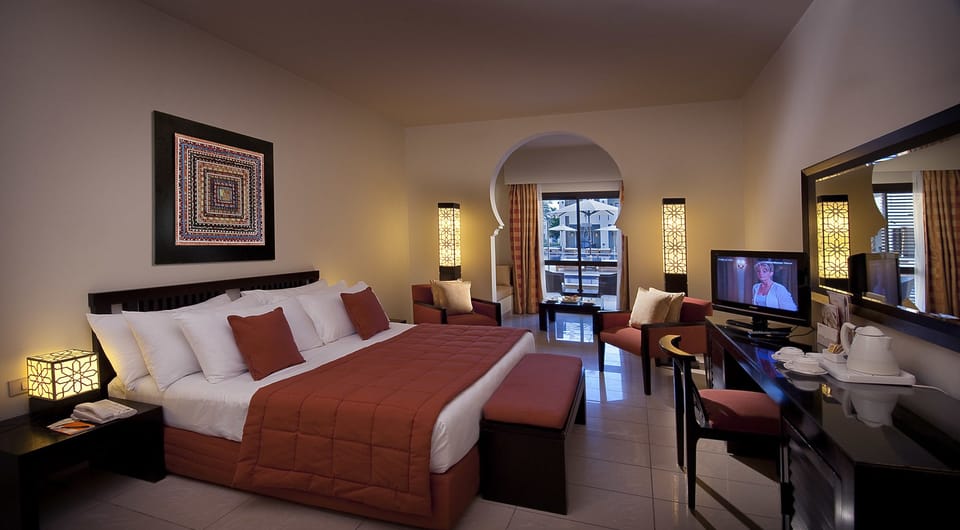 Minibar, in-room safe, free cribs/infant beds, free rollaway beds