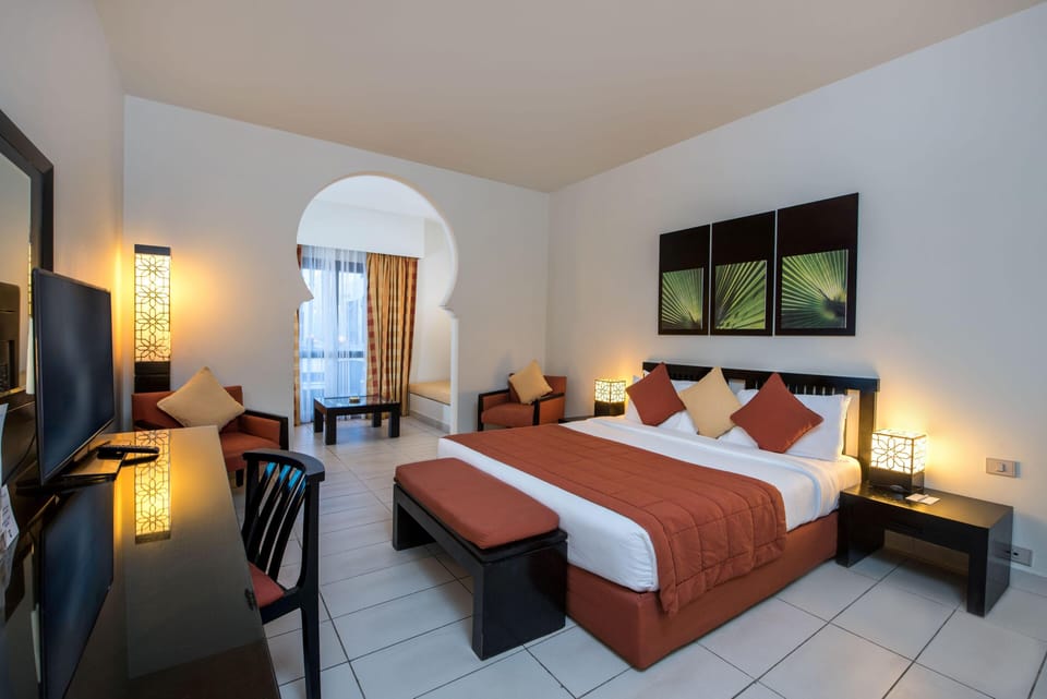Minibar, in-room safe, free cribs/infant beds, free rollaway beds