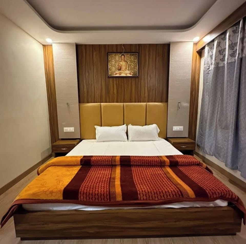 Deluxe Single Room, Hill View | Free WiFi
