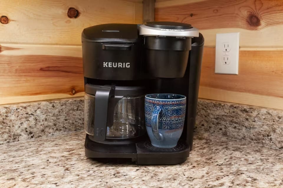 Coffee machine for big pot or single use.