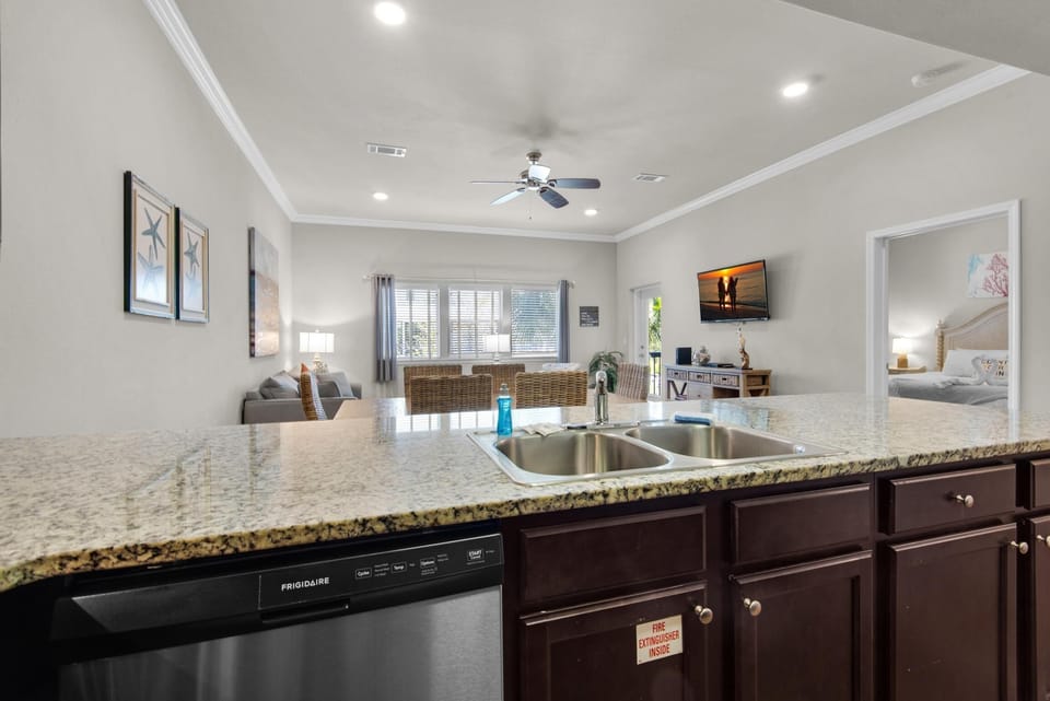 Condo, Multiple Beds (Alerio B204) | Interior