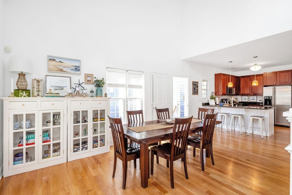 Share a great meal around the dining room table