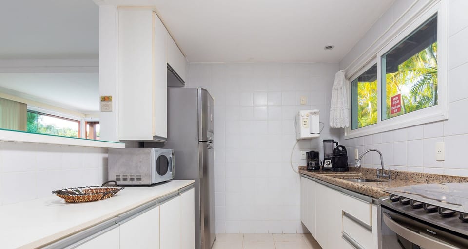 Deluxe House, 4 Bedrooms, Private Pool | Private kitchen | Fridge, microwave, oven, stovetop