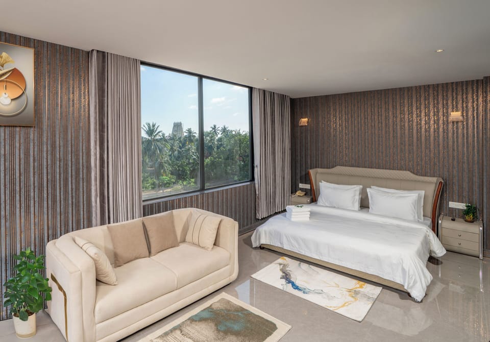 Family Suite | Egyptian cotton sheets, premium bedding, desk, laptop workspace