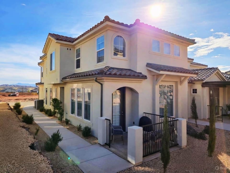 Deseret Bluff Views