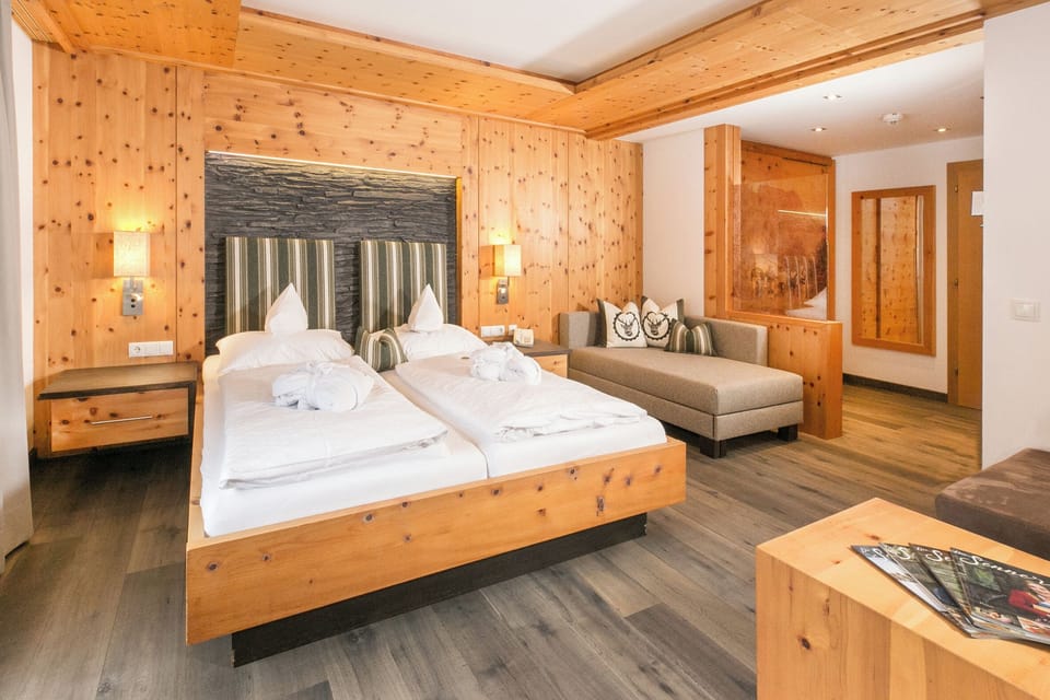 Double Room, Balcony | In-room safe, desk, free WiFi, bed sheets