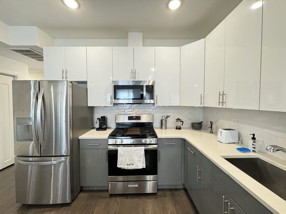 Spacious kitchen with plenty of counters