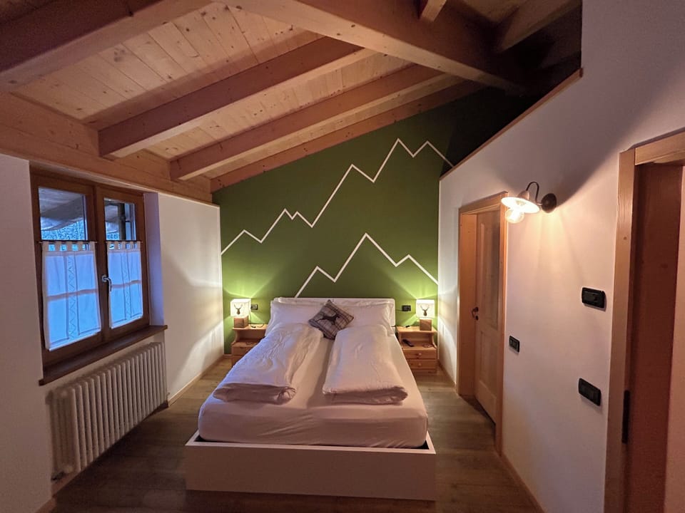 Superior Double Room, Vineyard View | Desk, laptop workspace, blackout drapes, free WiFi