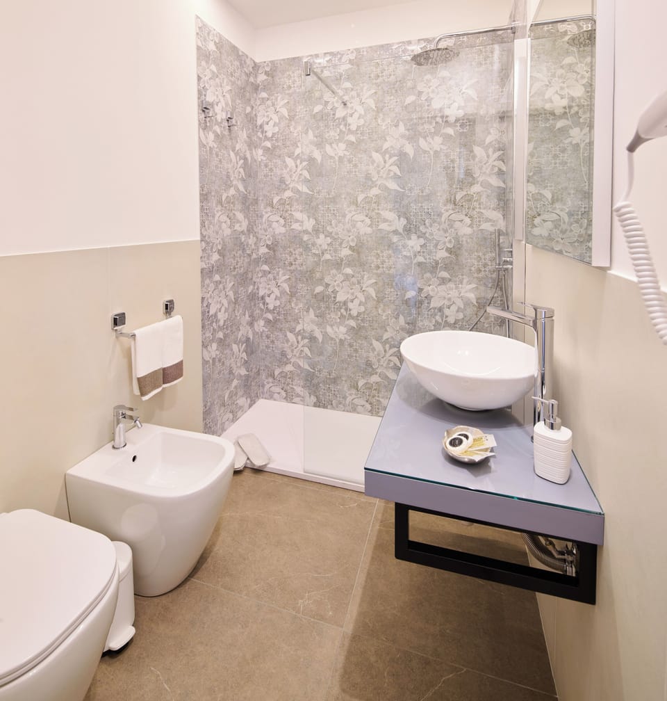 Superior Double Room, City View | Bathroom | Slippers, bidet