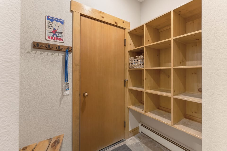 Studio (3 Bedrooms) | Property amenity