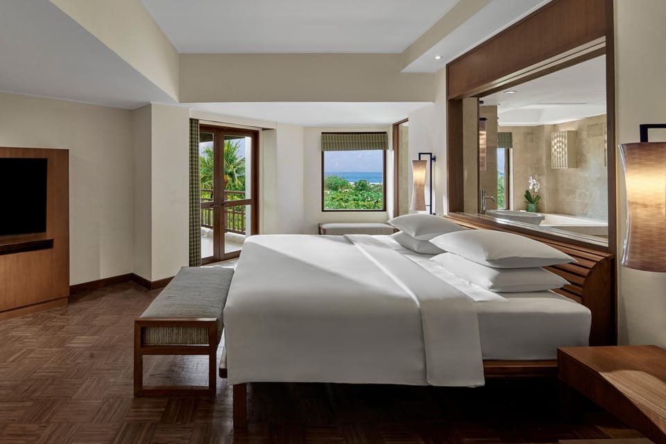 Ambassador Suite | 1 bedroom, minibar, in-room safe, desk