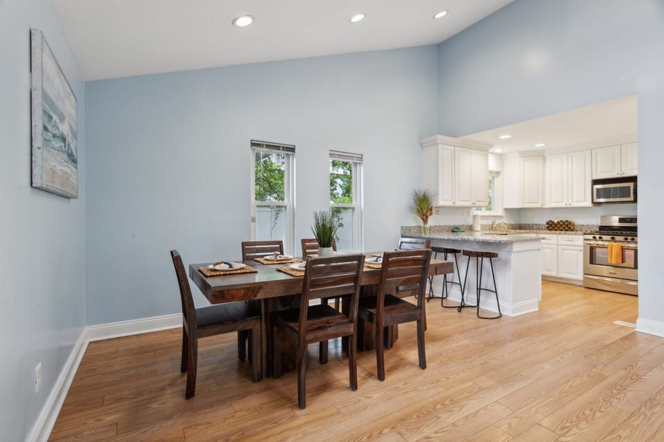First Floor
Kitchen
Eating area