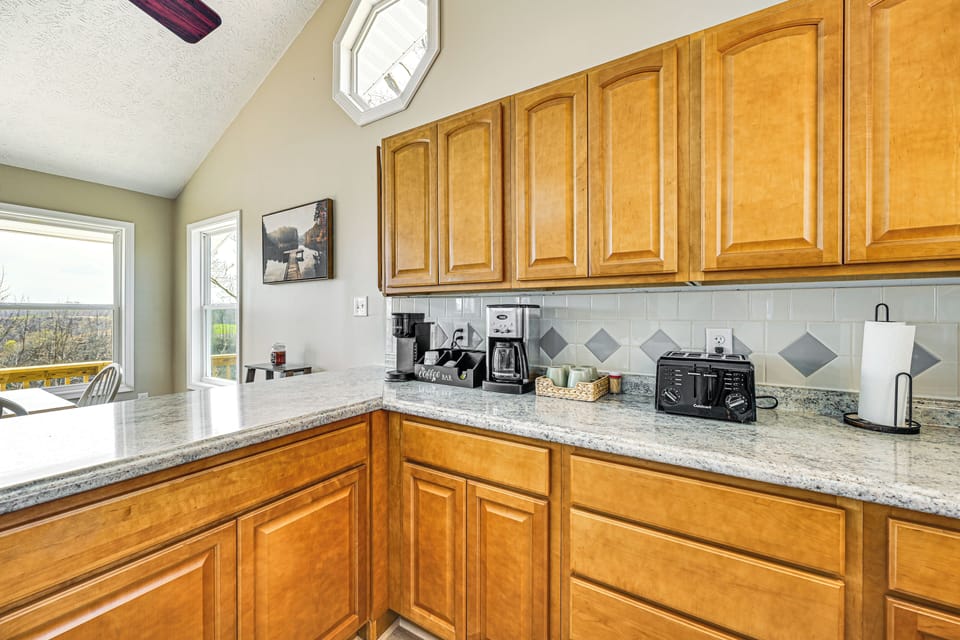 Kitchen | Main Level
