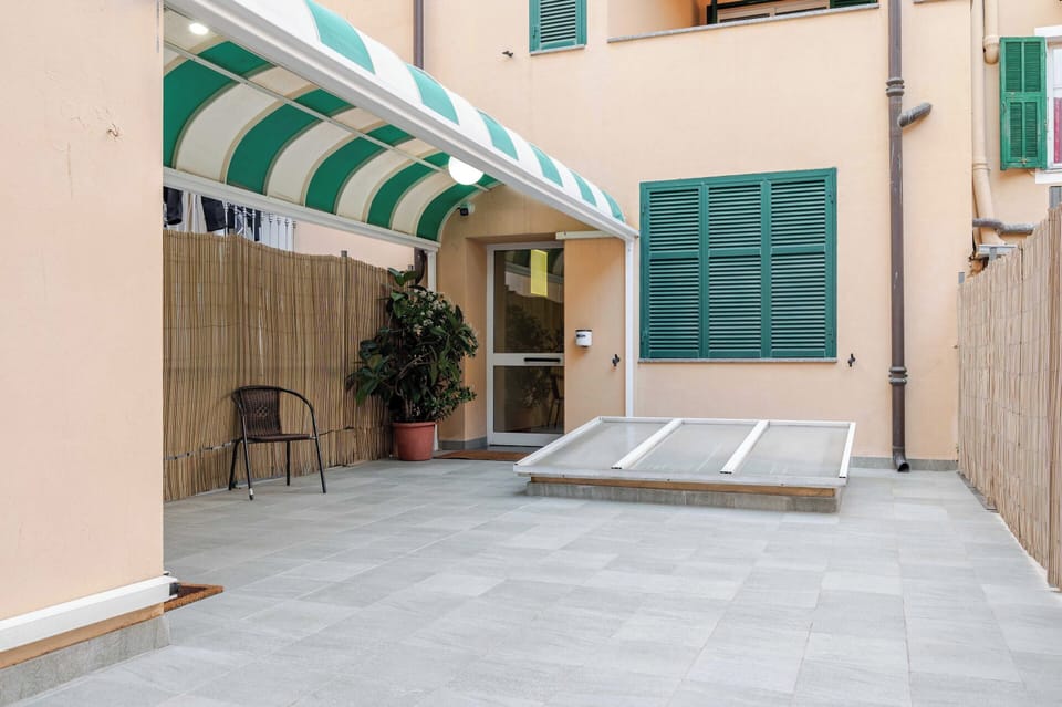 House | Terrace/patio