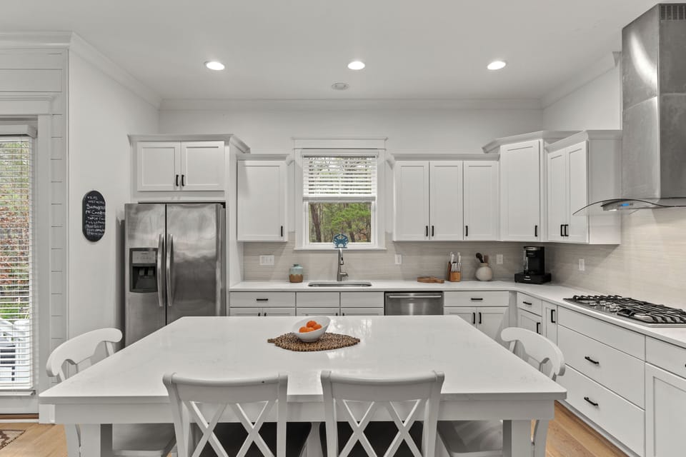 Bright and airy kitchen, perfect for gatherings.