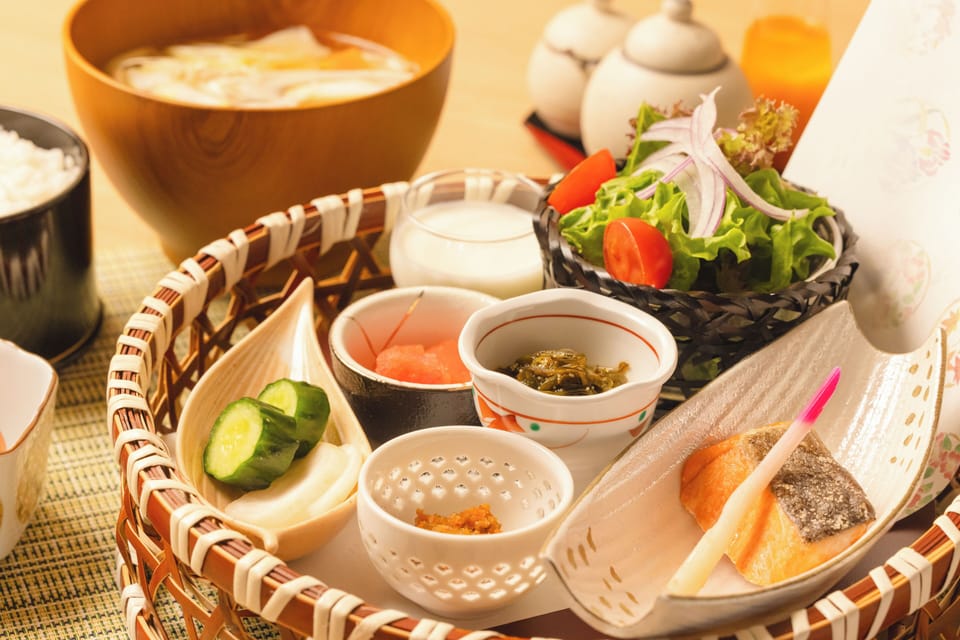 Daily local cuisine breakfast for a fee
