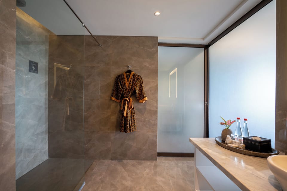 Bathrobes, slippers, bidet