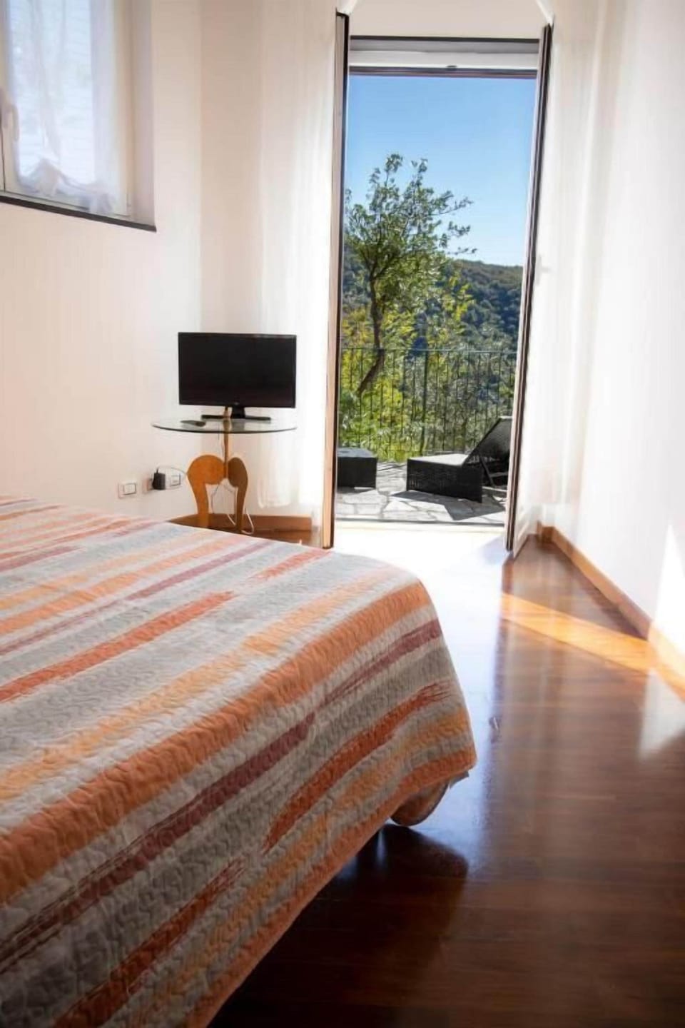 Deluxe Double or Twin Room, Private Bathroom, Hill View | Minibar, desk, WiFi (free)