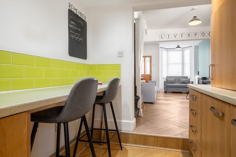 The fully fitted kitchen includes a counter with seating for two and is equipped with all the essentials you need for a comfortable and enjoyable stay.
