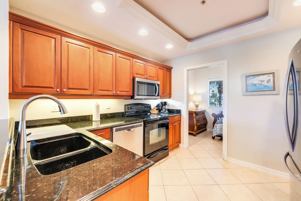 Bella Lago 532 Kitchen