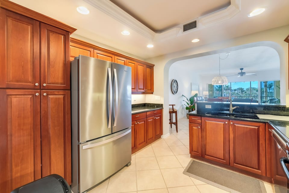 Large Fully equipped kitchen