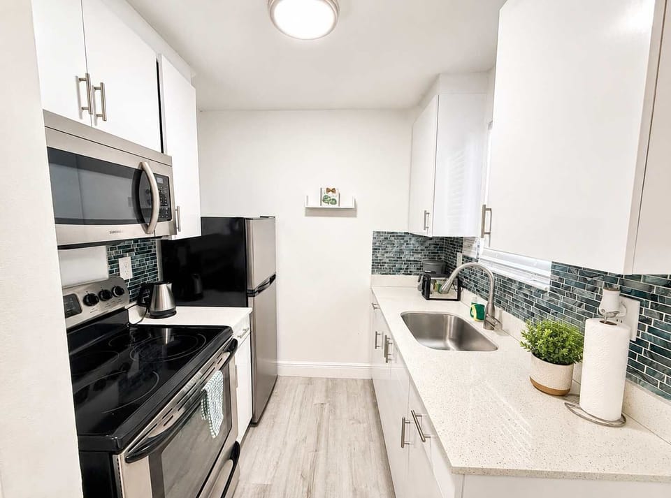 full kitchen