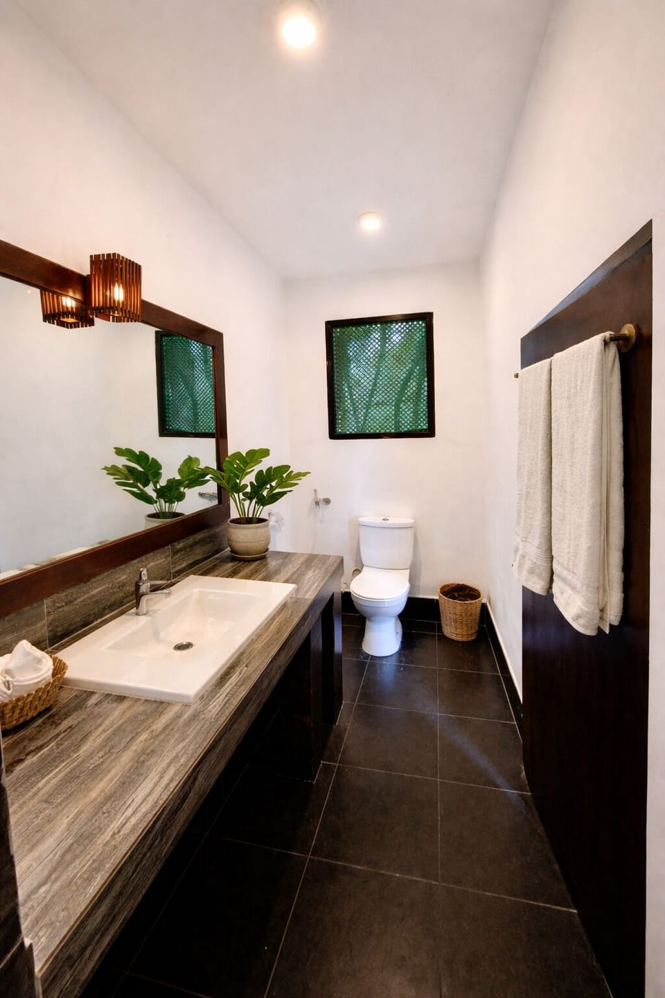 Deluxe Double Room, Balcony, Pool View | Bathroom | Bidet